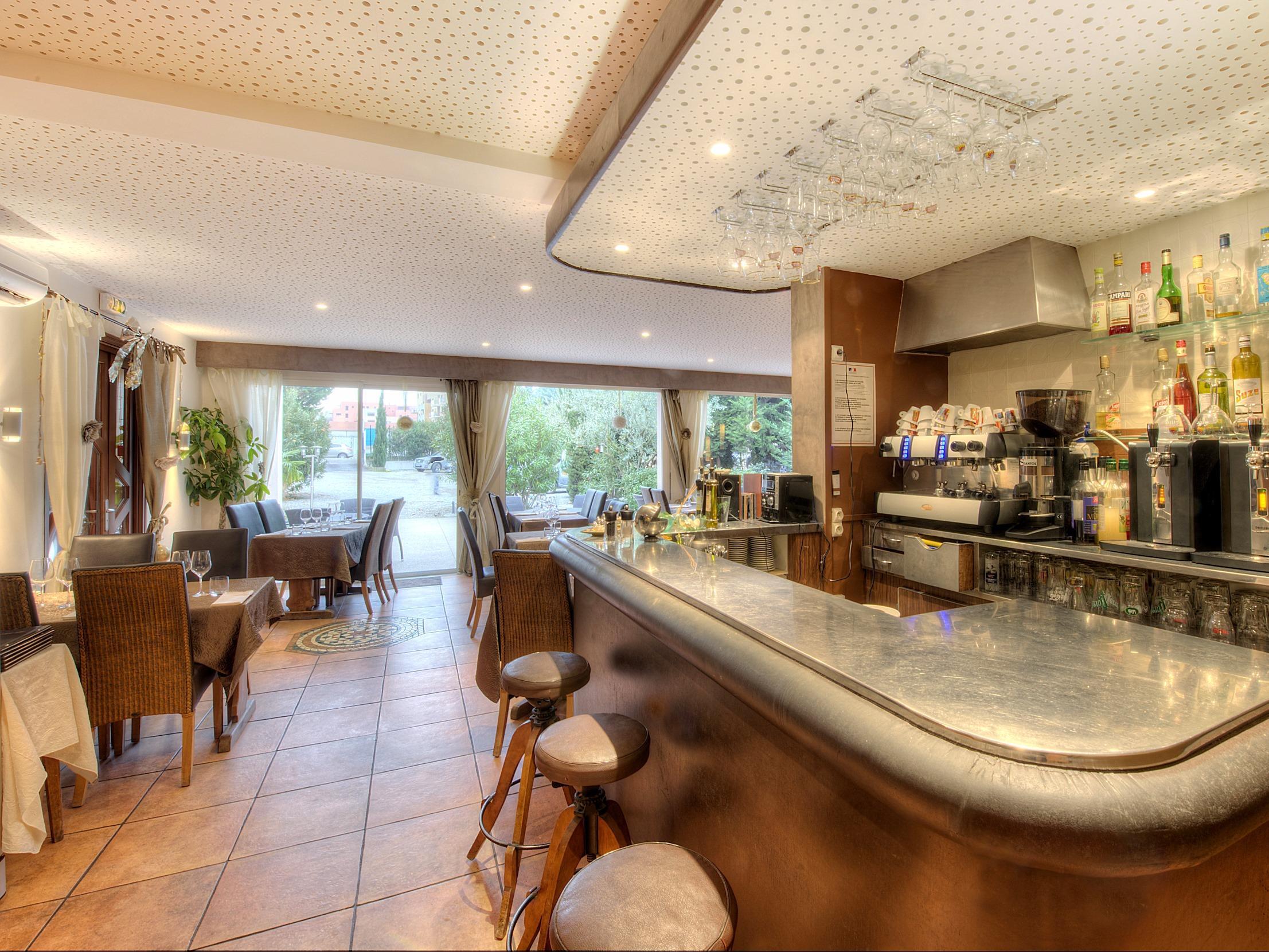 Logis Le Printemps Hotel Restaurant - Montelimar Exterior photo