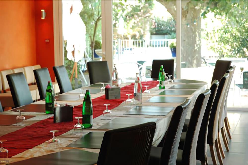 Logis Le Printemps Hotel Restaurant - Montelimar Exterior photo